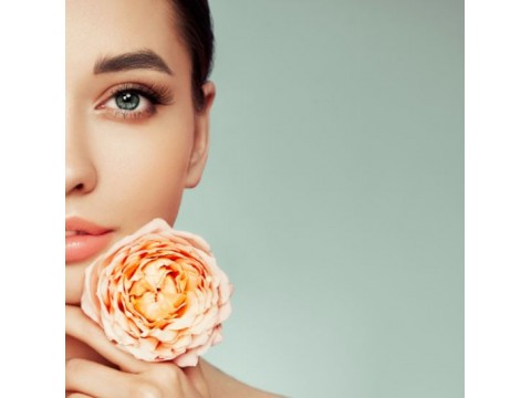 Veido procedūra ROŽIŲ ŽIEDLAPIŲ KOMPLEKSAS, "OLD TOWN SPA" masažo ir grožio klinikoje Vilniuje